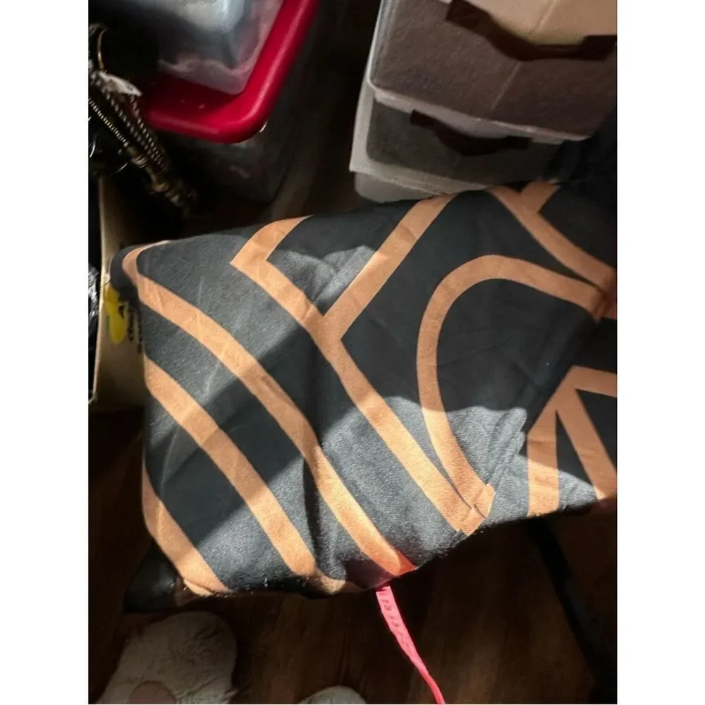 MISSLOOK Black and Bronze Geometric Wrap Scarf